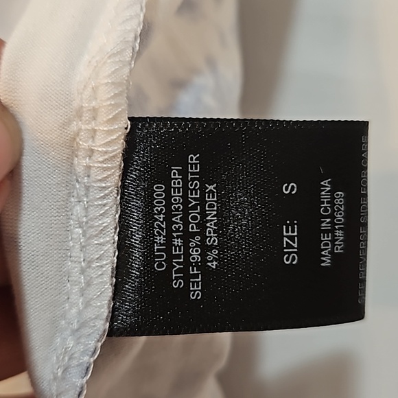 TRIXXI Women's Small Tie Dye shorts bermudas Elastic waistine White Blue - Picture 12 of 17